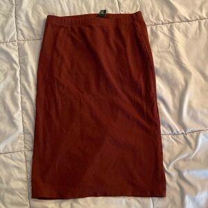 Small burgundy pencil skirt with slit in back